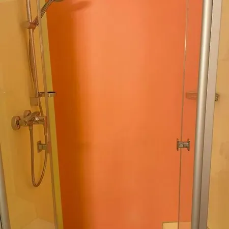 Апартаменты 57 - Im Rottalblick - Helle Kuschelecke Geniessen Mit Bademantelgang Zur Therme, Tv, Inkl Stellplatz Im Haus U Kurtaxe